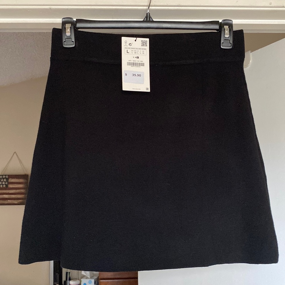 New with tags Zara knit short skirt